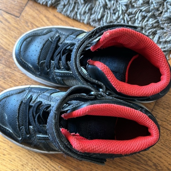 Boy DC High Top Sneakers Size 12.5 - Picture 9 of 11